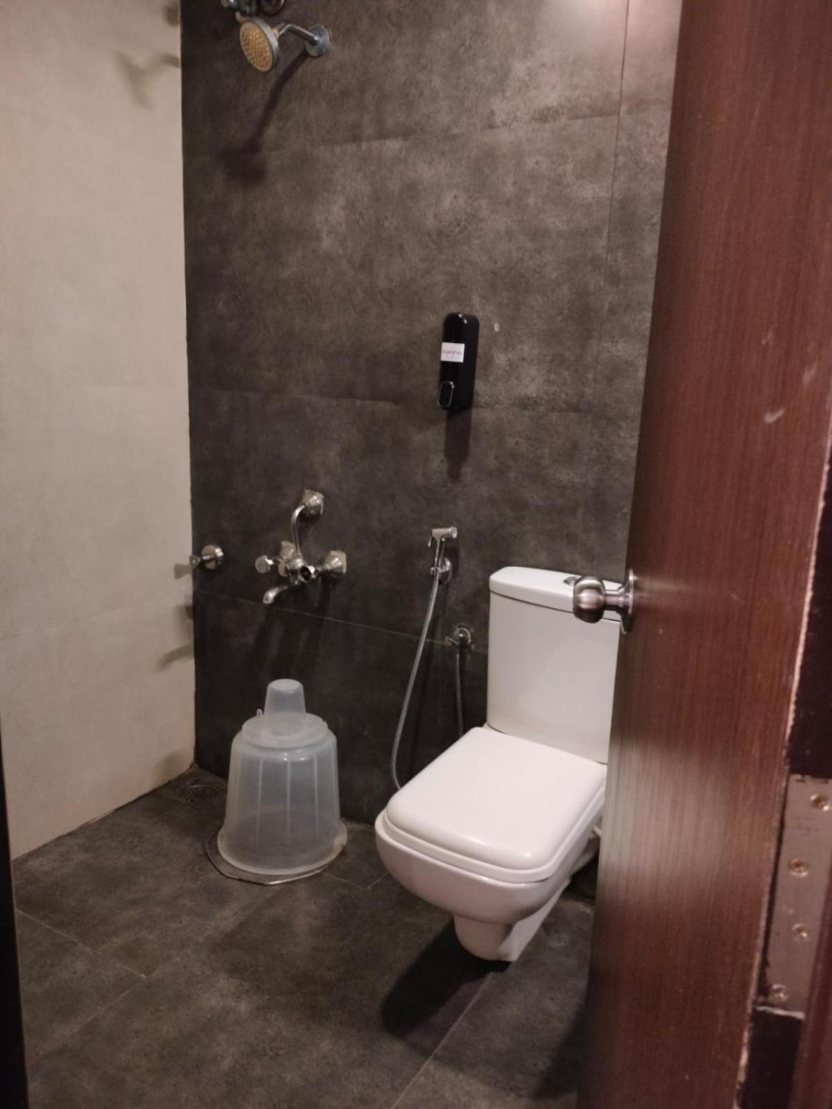 העיר בנגלור Astra Hotels & Suites - Hsr Layout Sector 1, Near Ecospace Bellandur מראה חיצוני תמונה