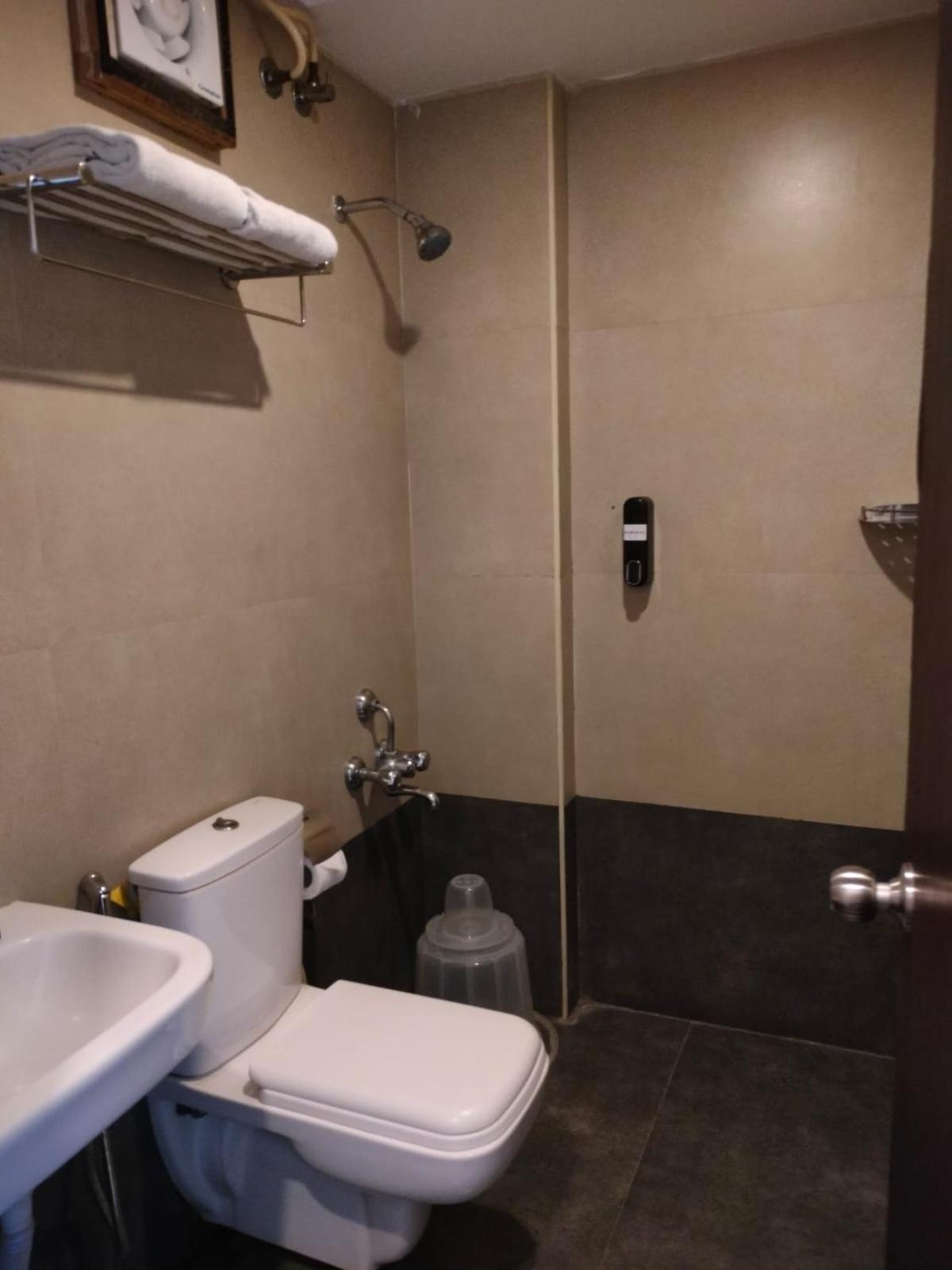 העיר בנגלור Astra Hotels & Suites - Hsr Layout Sector 1, Near Ecospace Bellandur מראה חיצוני תמונה
