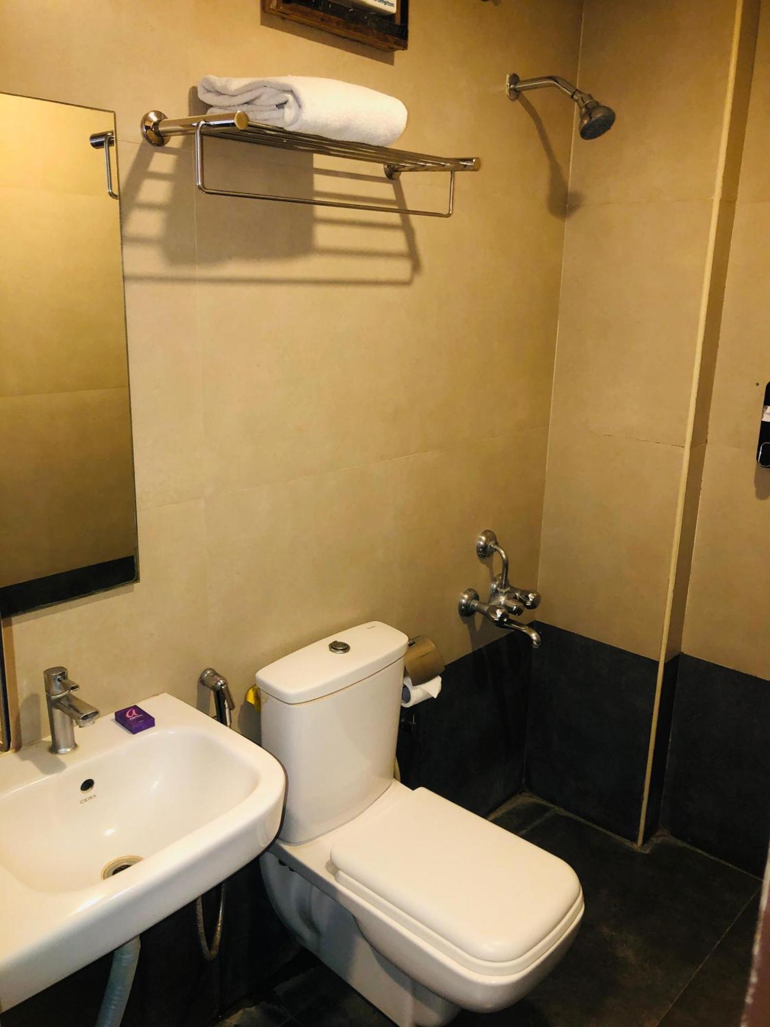 העיר בנגלור Astra Hotels & Suites - Hsr Layout Sector 1, Near Ecospace Bellandur מראה חיצוני תמונה