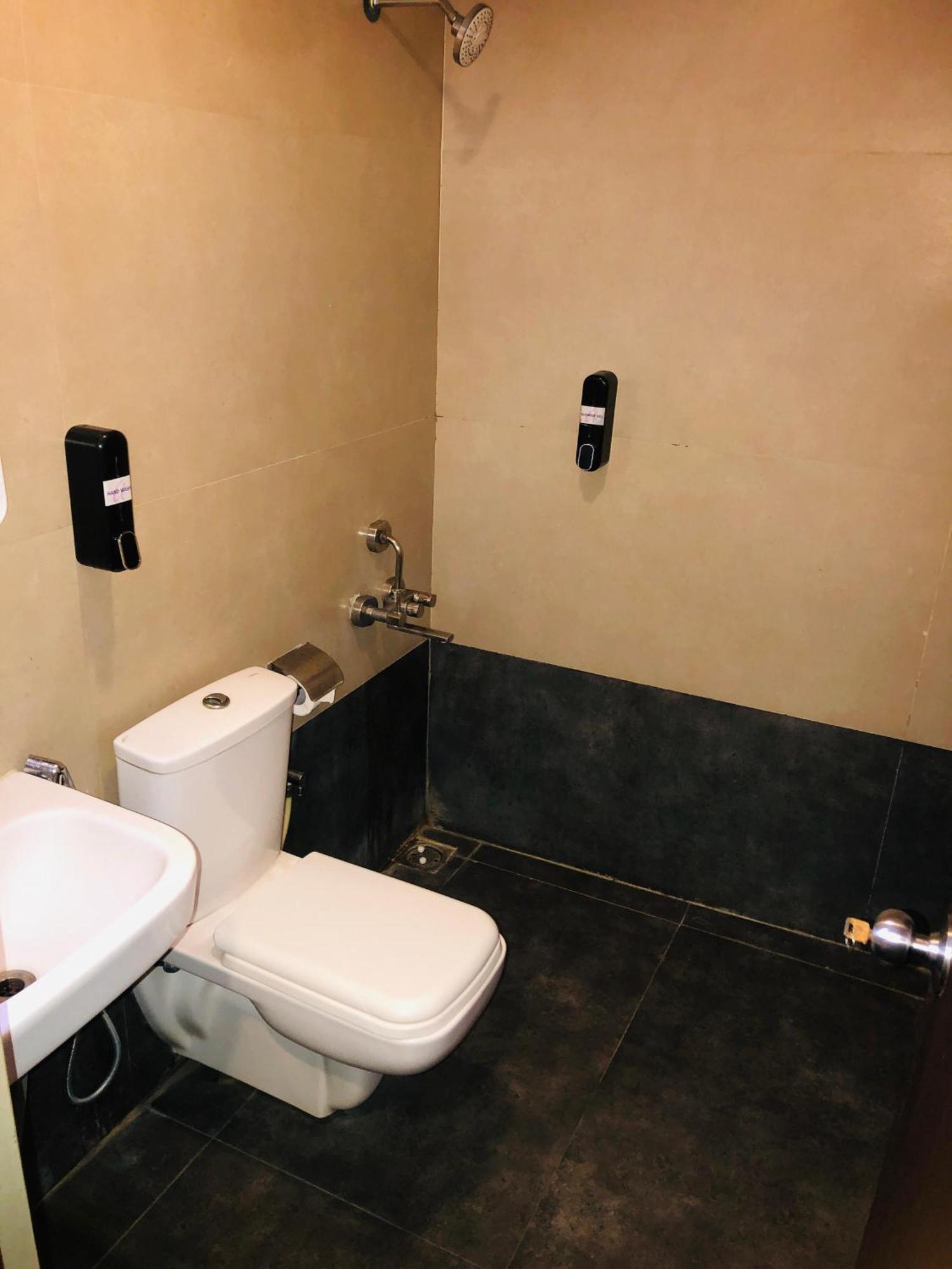העיר בנגלור Astra Hotels & Suites - Hsr Layout Sector 1, Near Ecospace Bellandur מראה חיצוני תמונה